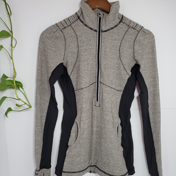 lululemon athletica Tops - Lululemon long sleeve black grey top 6